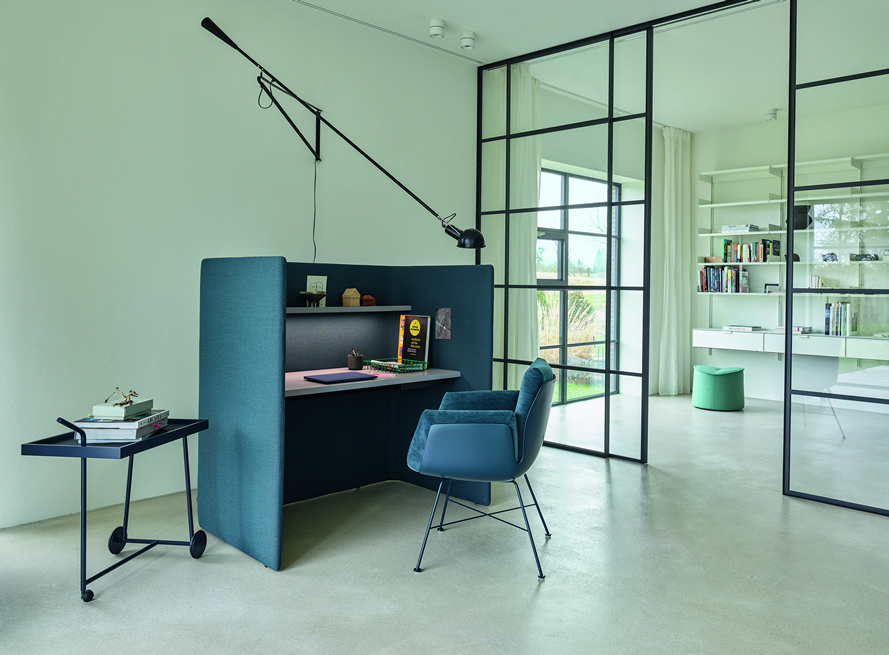 Floater Schreibtisch