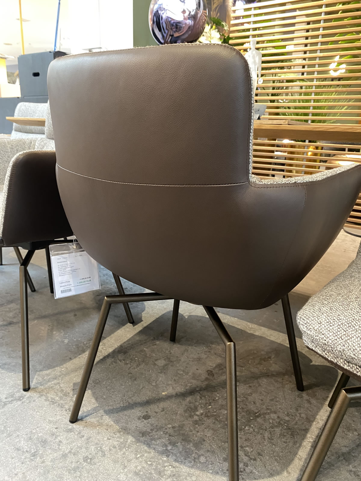 Stuhlgruppe Faye 40 Jahre Edition Ausstellungsstück