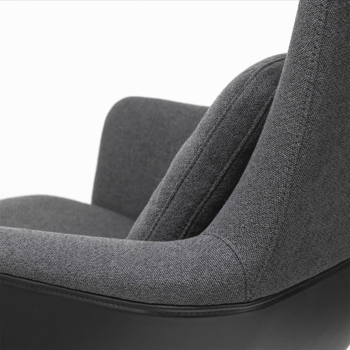 Grand Relax Sessel mit Ottoman in Dumet carbon Leder Forte Dekor nero