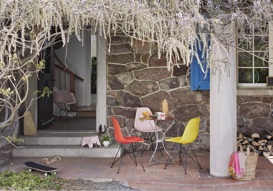 Eames Plastic Side Chair RE DSR