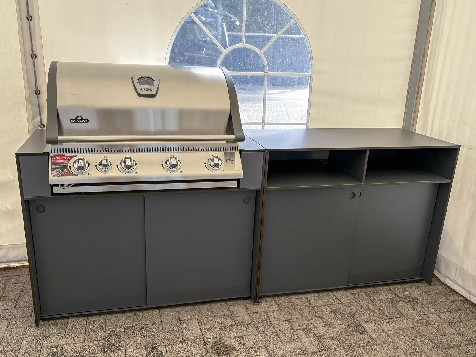 Bilex Aufbaugrill mit Conmoto Ticino Outdoor Küchenzeile Ausstellungsstück