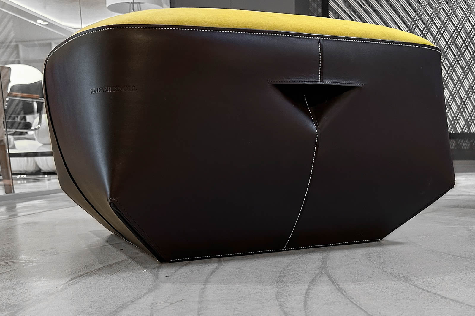 Hocker Isanka 11543 Ausstellungsstück