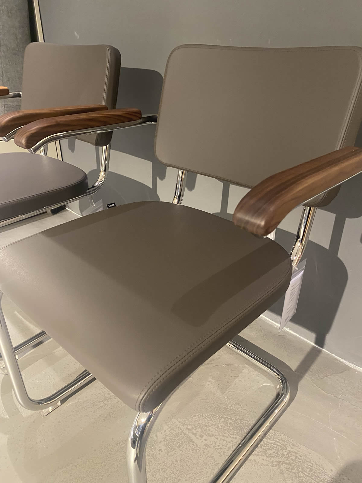 Freischwinger S 64 PV 2er Set 19546 Ausstellungsstück