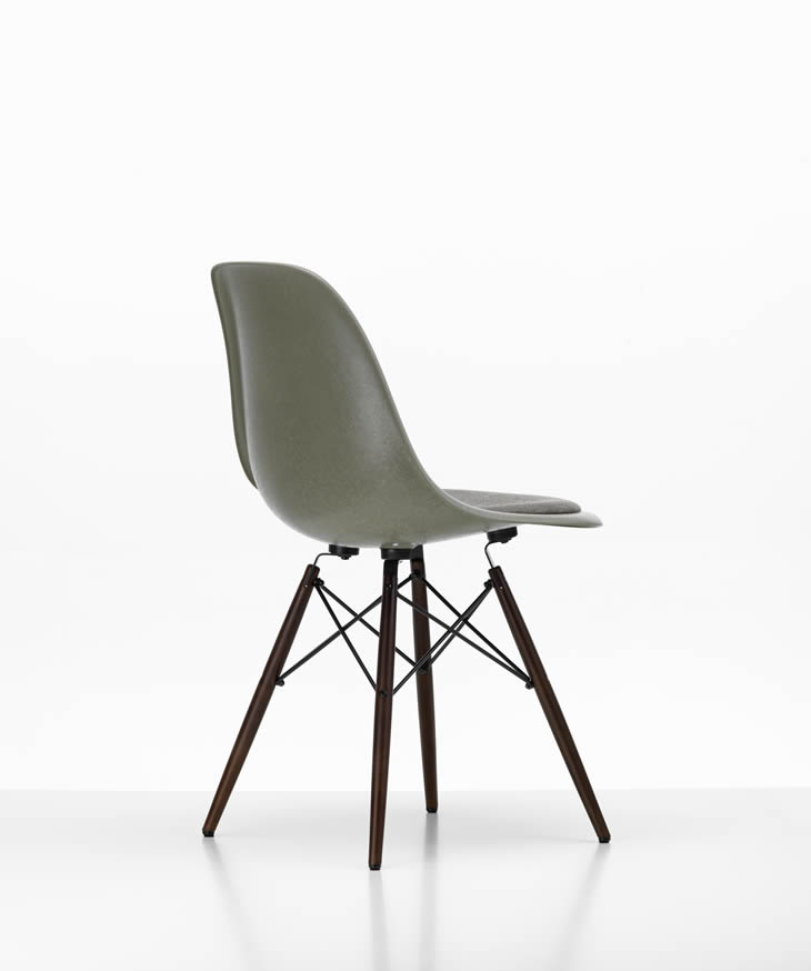 Eames Fiberglass Chair DSW mit Sitzkissen