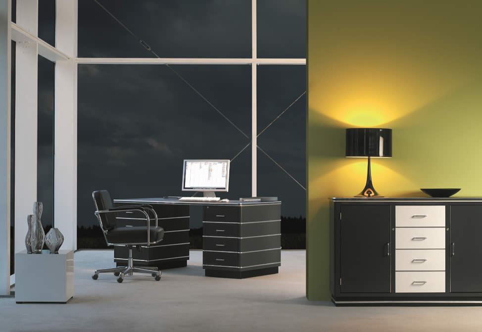 Classic Line Schreibtisch TB 229