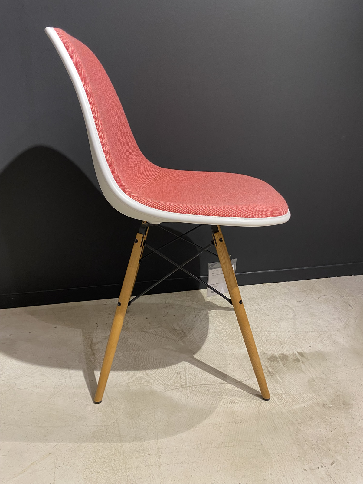 Eames DSW Stuhl 10369 Ausstellungsstück