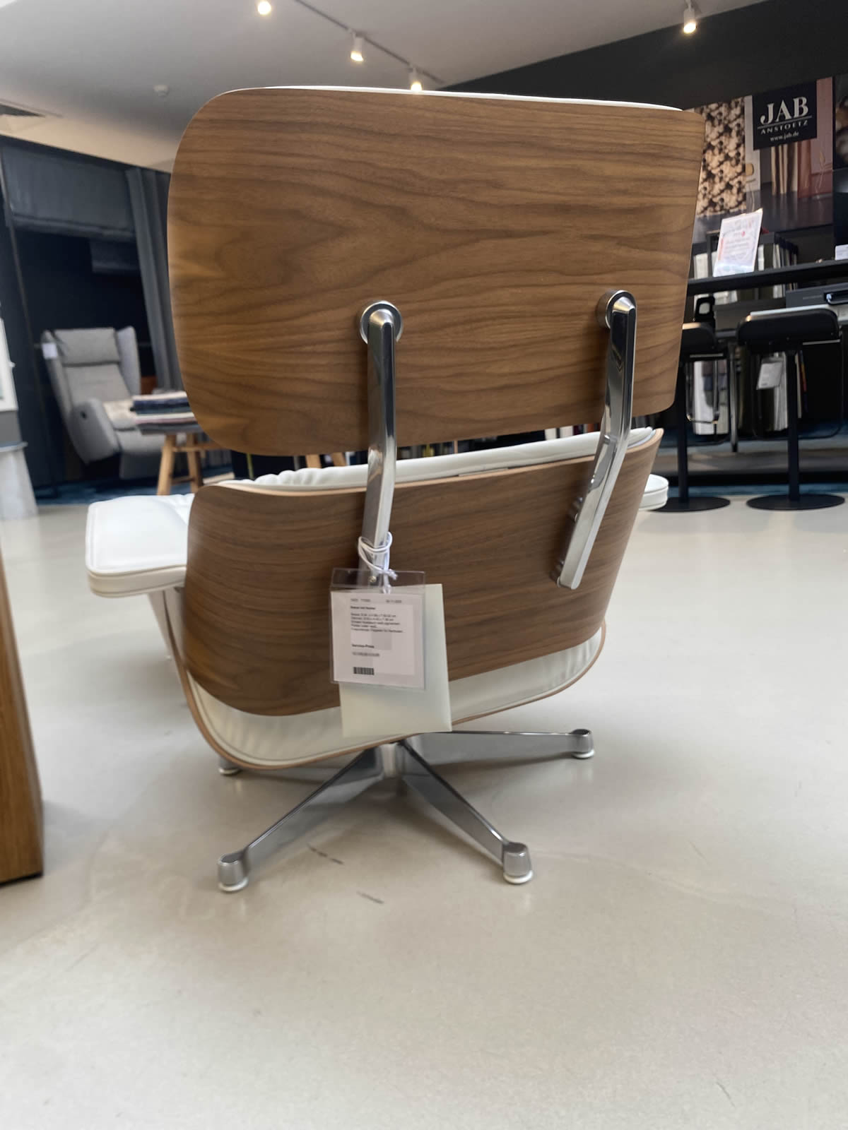 Eames Lounge Chair & Ottoman 14220-AA Ausstellungsstück