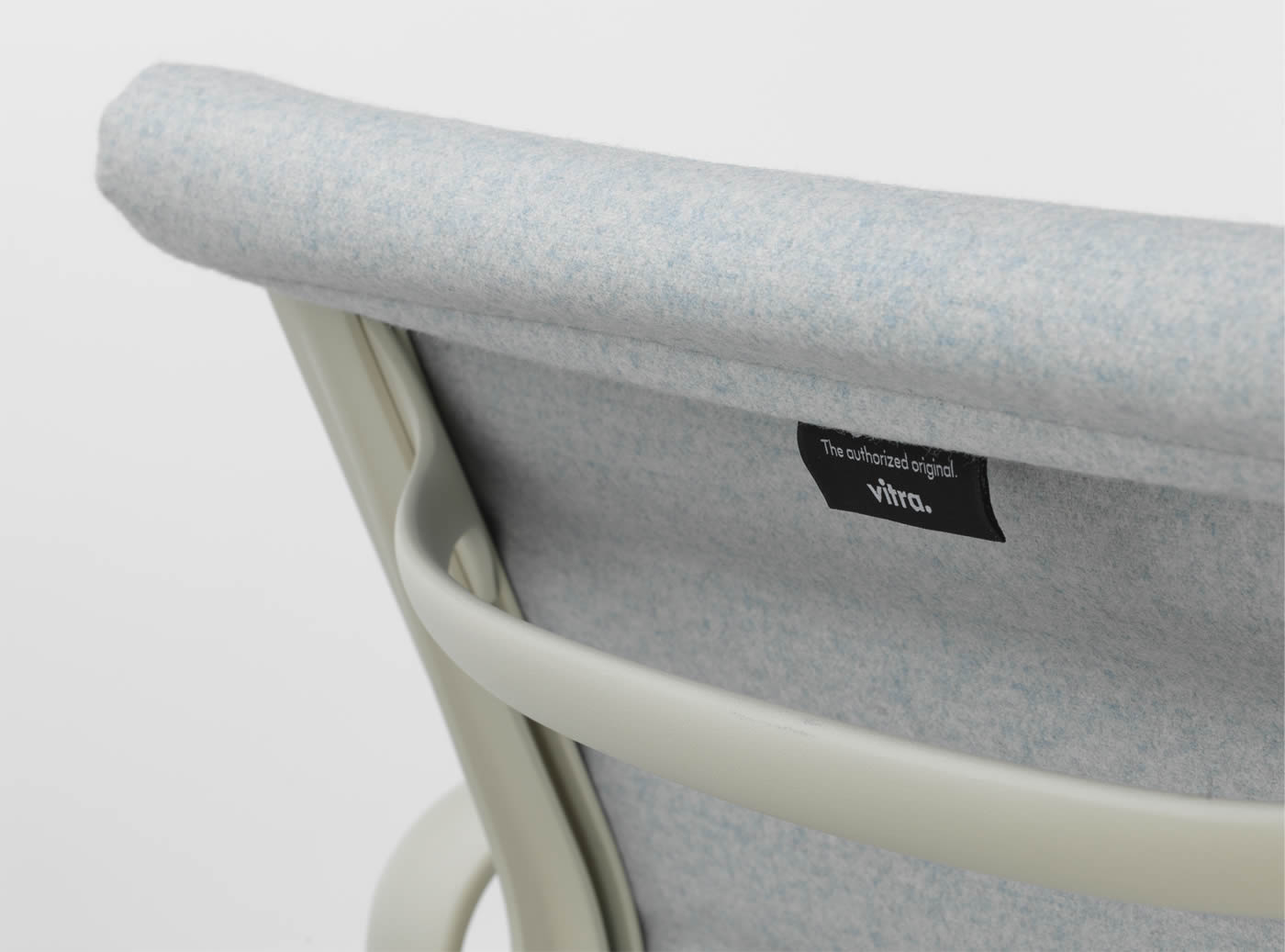 Aluminium Chair EA 117 neue Gestellfarben