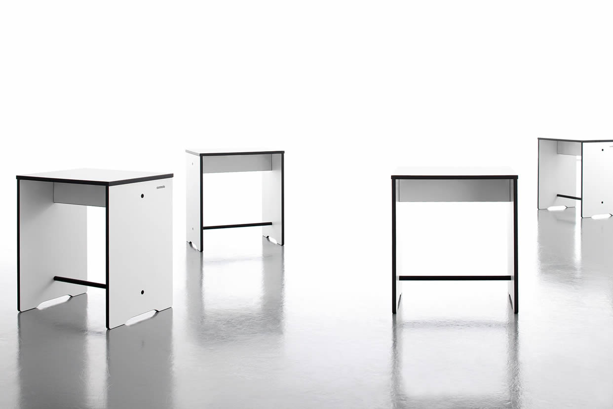 Riva Hocker Beistelltisch