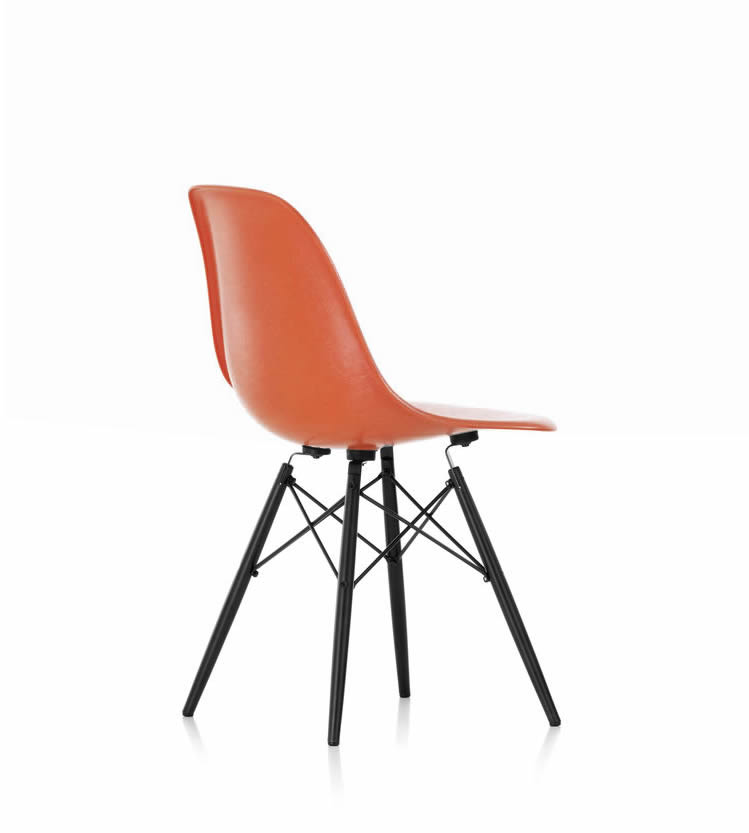 Eames Fiberglass Chair DSW