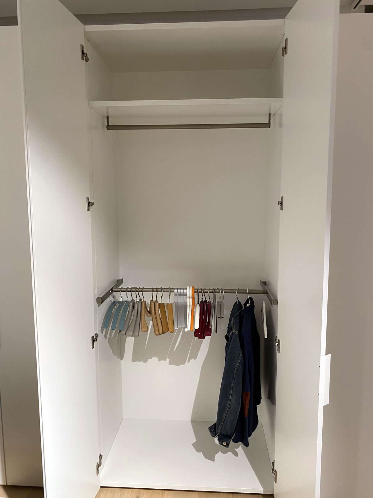 Drehtürenschrank Intaro 15375 Ausstellungsstück