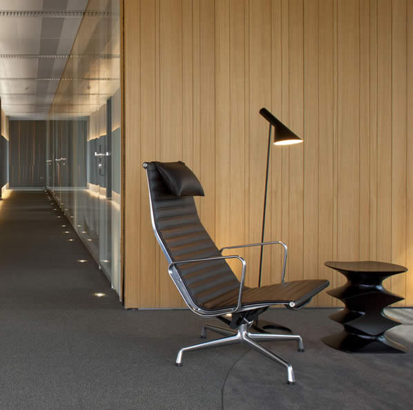 Aluminium Chair EA 124 / EA 125