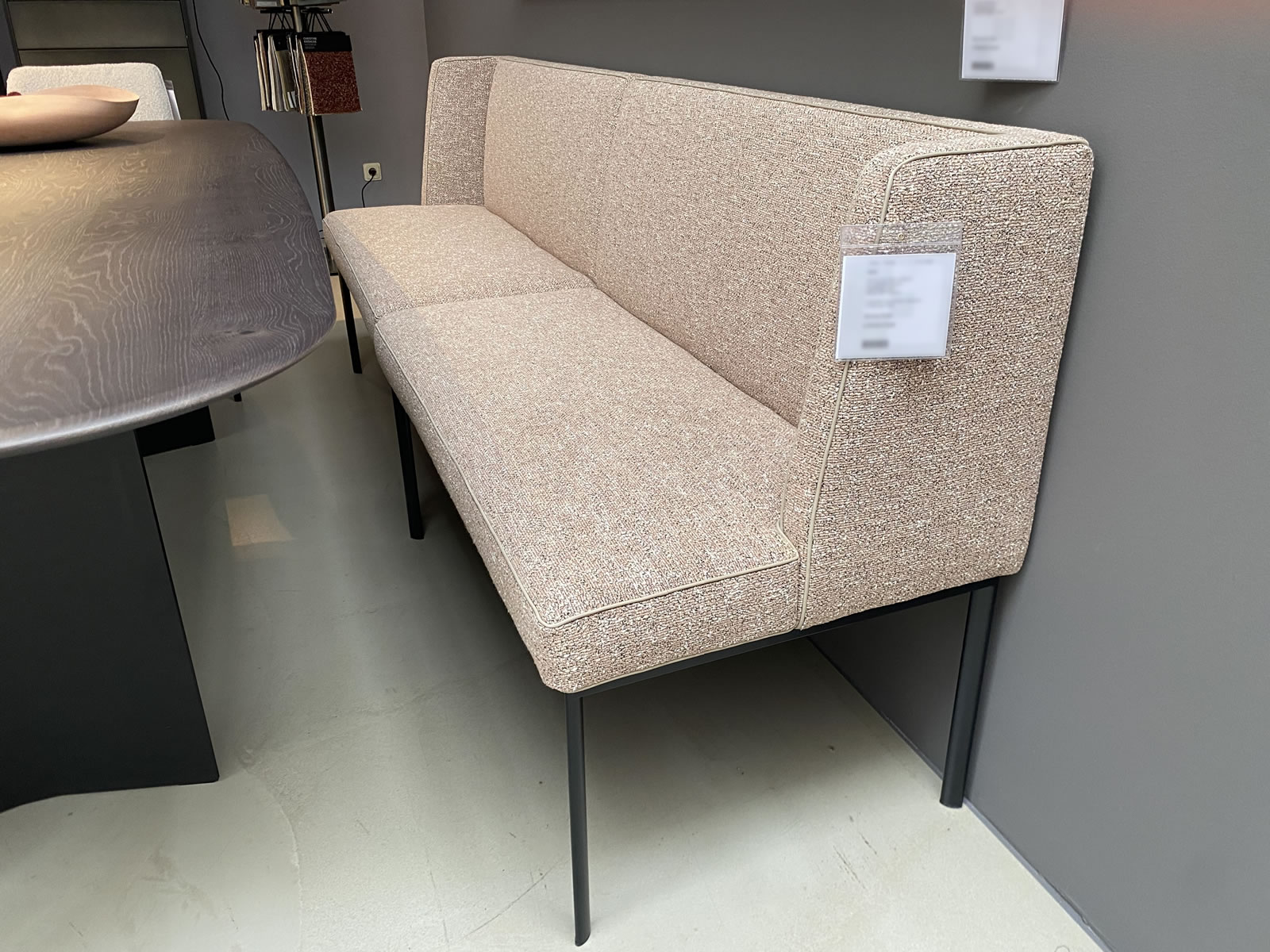 Bank Juna Ausstellungsstück