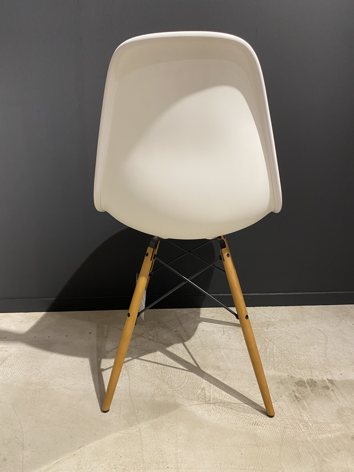 Eames DSW Stuhl 10369 Ausstellungsstück