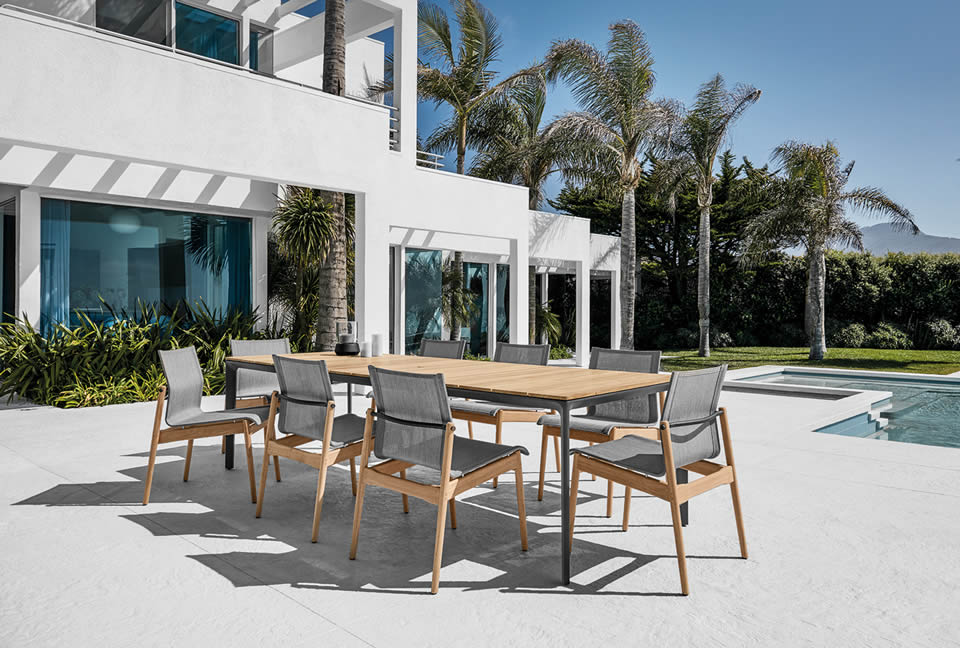 Carver Teak-Esstisch