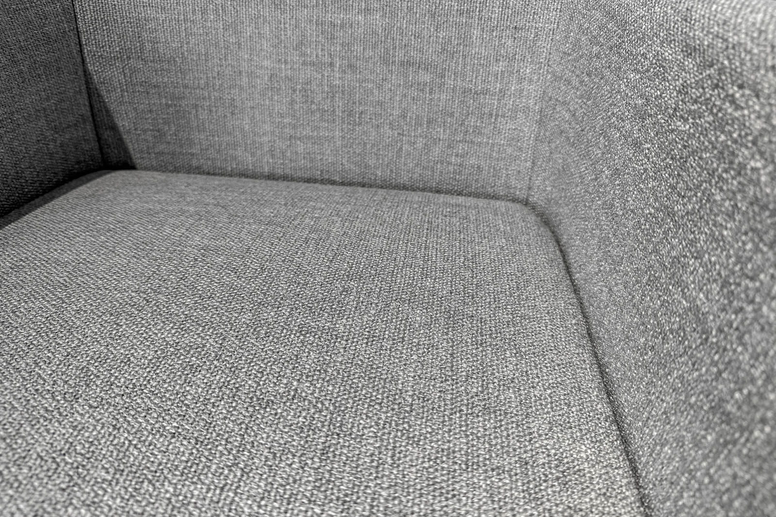 Stuhl mit Armlehnen 652 11951 Ausstellungsstück