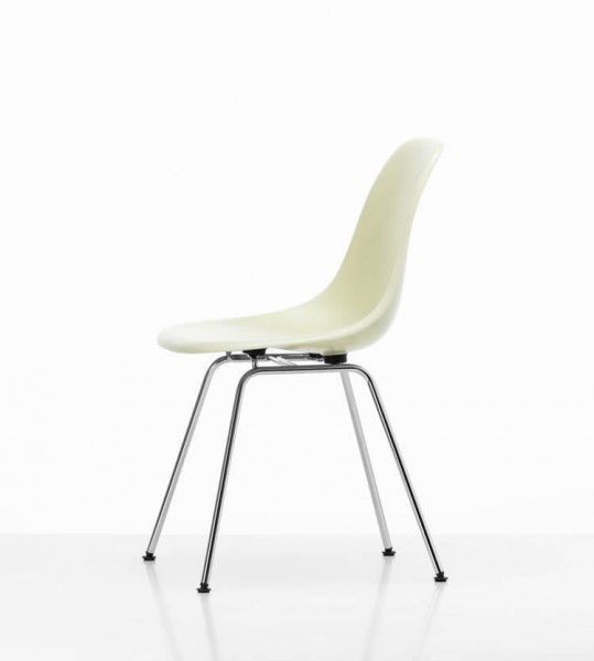 Eames Fiberglass Chair DSX