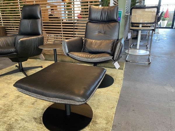 Sessel Cado mit Hocker und Beistelltisch Disc Ausstellungsstück