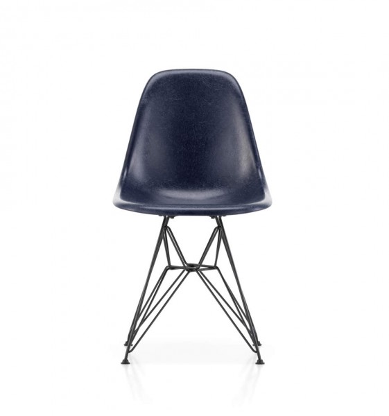 Eames Fiberglass Chair DSR