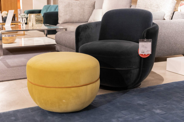 Sessel und Hocker Miles Ausstellungsstück