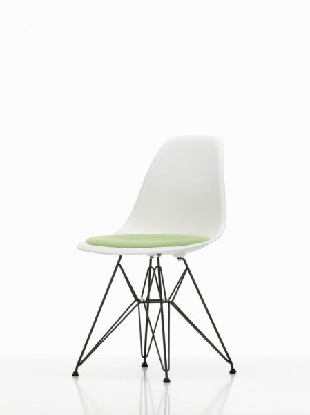 Eames Plastic Side Chair DSR Beauty Version