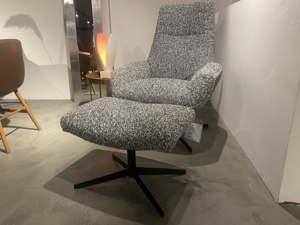 Sessel Daron mit Hocker 15561 15562 Ausstellungsstück